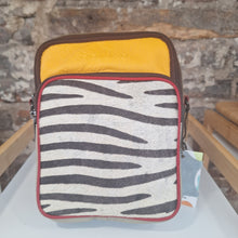 Load image into Gallery viewer, Soruka Allison Crossbody Bag
