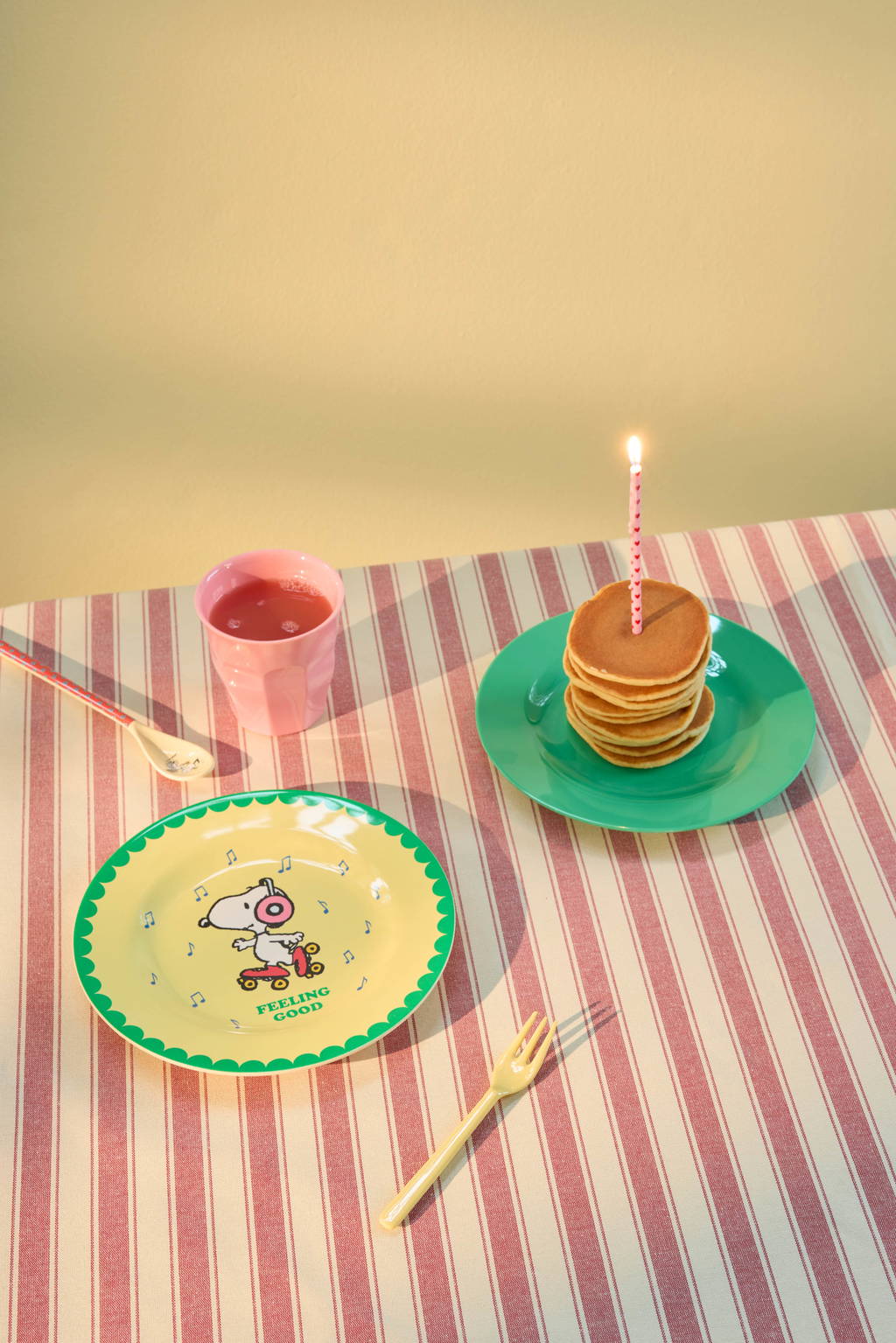 Plate - Yellow Snoopy Print