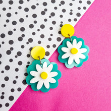 Load image into Gallery viewer, Teal Daisys

