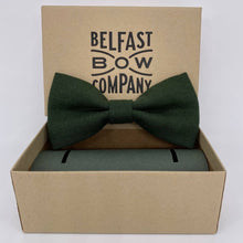 Load image into Gallery viewer, Irish Linen Bow Tie in Forrest Green
