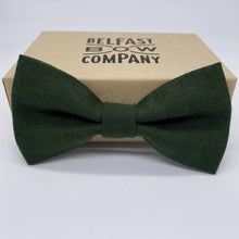 Load image into Gallery viewer, Irish Linen Bow Tie in Forrest Green
